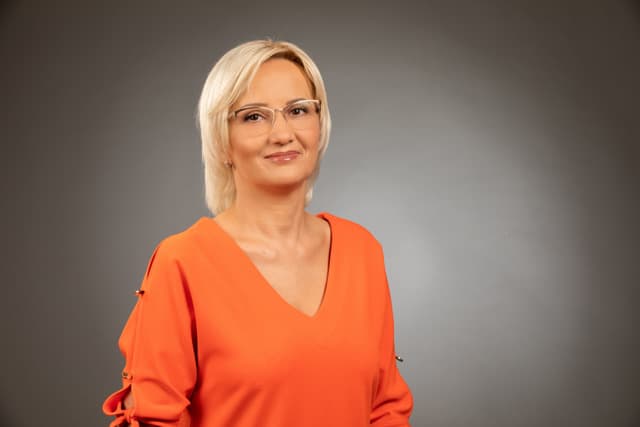 Nő a politikában: Janits Erzsébet, a Magyar Fórum alelnöke