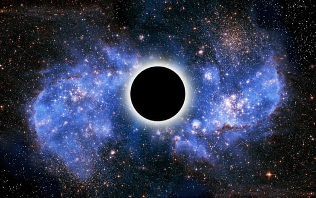 Mégsem a fekete lyukak adják az univerzum hiányzó sötét anyagát