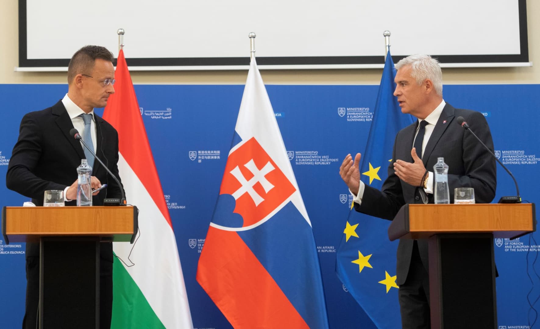 Korčok összeírta a problémákat, és a listát átadta Szijjártónak – az egyik a magyar állami támogatások átláthatatlansága
