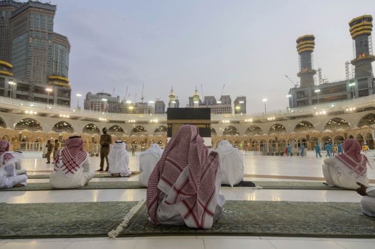 Idén egymillió ember vehet részt a mekkai zarándoklaton