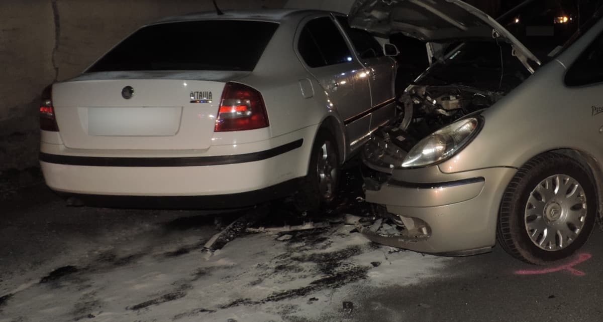 Szembejövő kocsinak csapódott a részeg sofőr, 16 éves utastársa sérült meg súlyosan