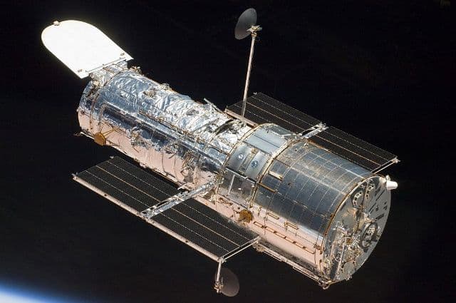 Lenyűgöző felvételeket készített a Hubble-űrtávcső a széteső Atlas-üstökösről (VIDEÓ)