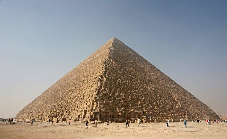 Ilyen volt fénykorában a gízai nagy piramis