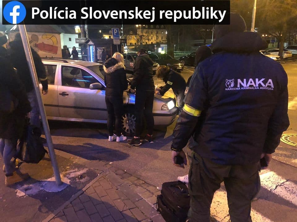 Drograzziát tartott a NAKA, négy embert vettek őrizetbe (FOTÓK)