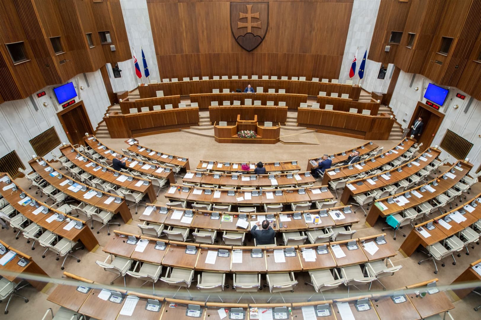 Szlovákiában elégedetlenek az emberek a demokráciával
