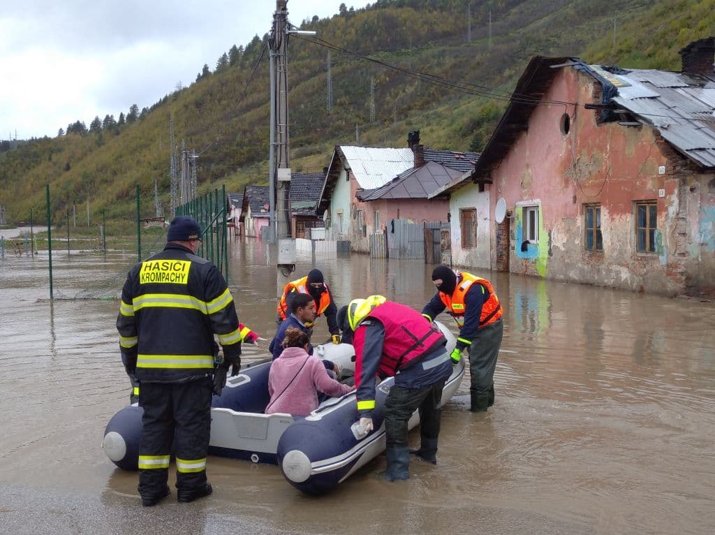 Kelet-Szlovákiában harmadik napja esik, Krompachyban lakosokat evakuálnak