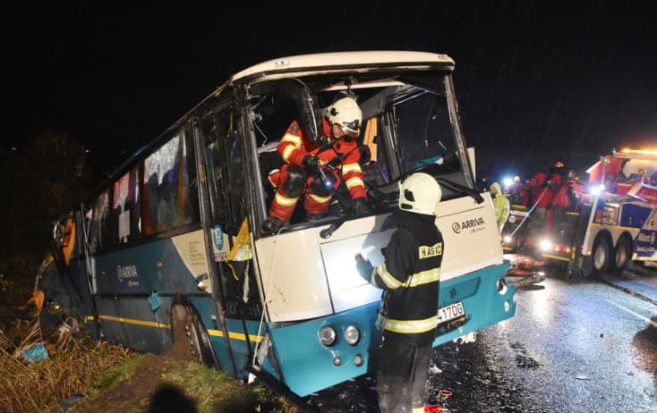Anyagilag is segíti a minisztérium a buszbalesetben elhunytak hozzátartozóit