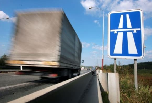 Baleset miatt teljes útzár az M1-es autópályán, Győr felé