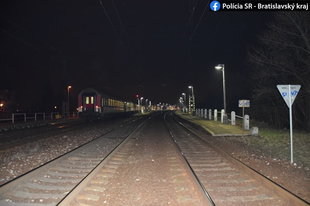 TRAGÉDIA: Hirtelen a vonat elé lépett az 53 éves nő, a mozdonyvezető már nem tudott időben lefékezni