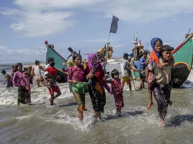 Rohingja menekültekkel teli hajó süllyedt el, sok a halott