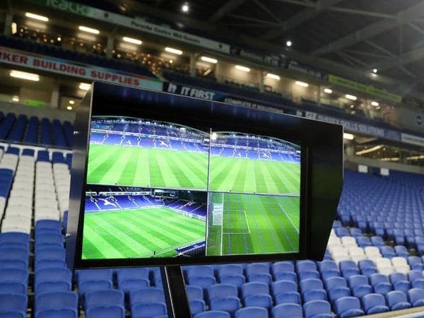 Ebben futballbajnokságban is bevezetik a videobírót