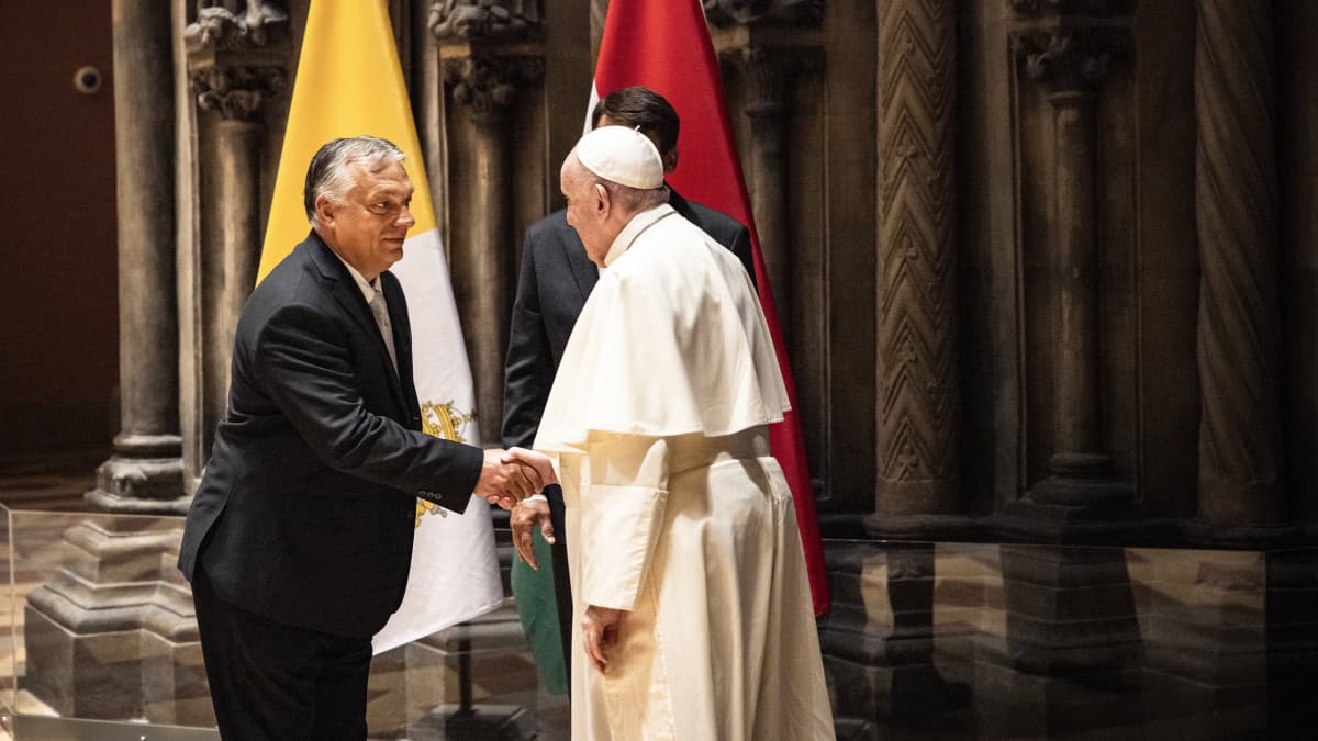 Magánkihallgatáson fogadja Ferenc pápa Orbán Viktort