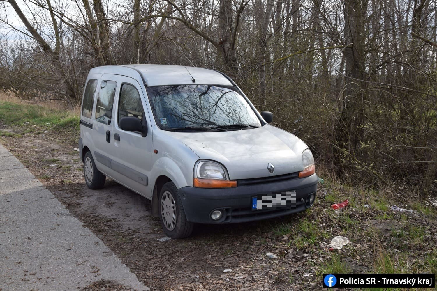 Elloptak egy autót Dunaszerdahelyen, a tolvaj feladta magát, miután megfenyegették