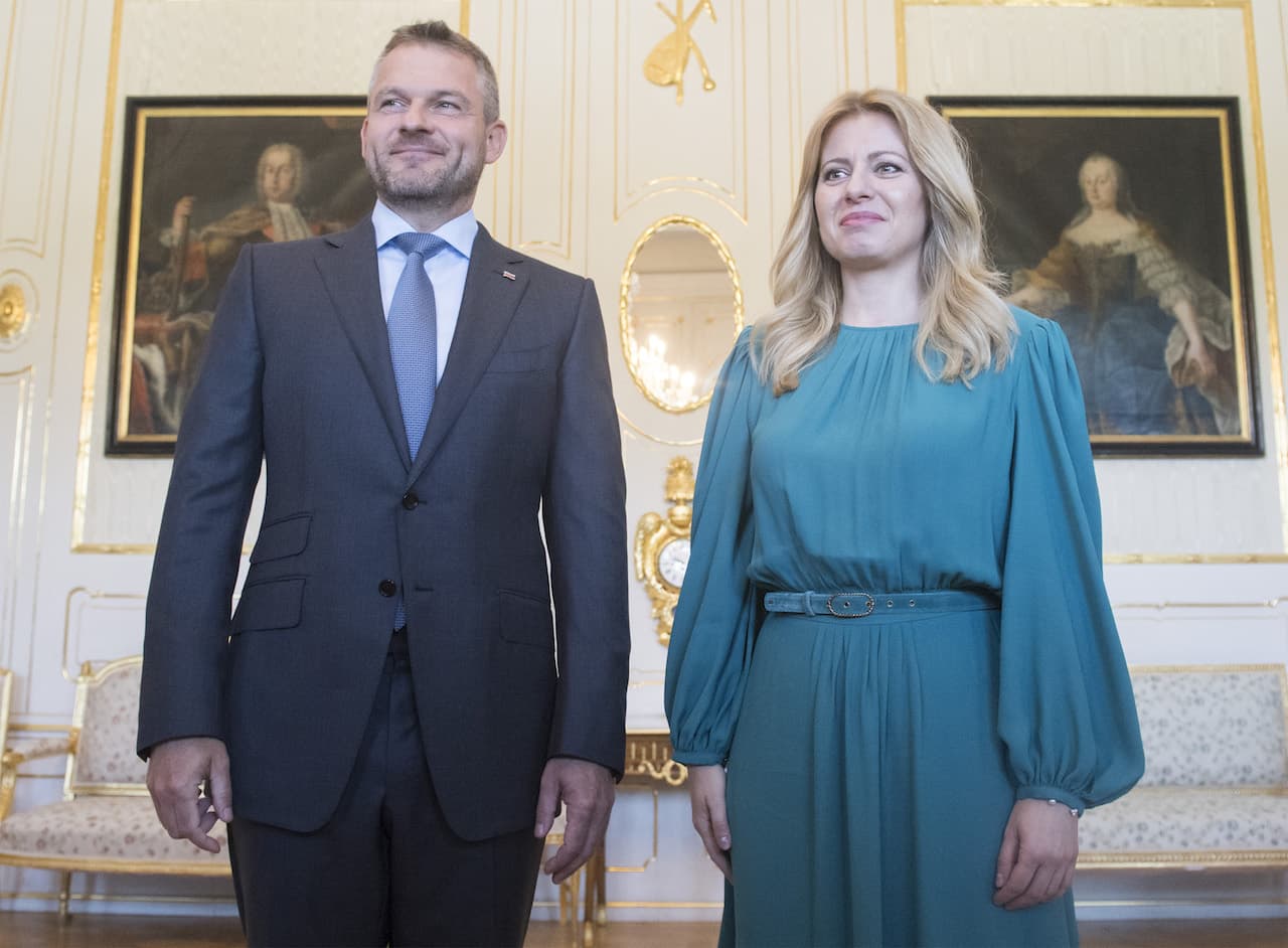 Egyértelmű, ki a legmegbízhatóbb politikus Szlovákiában – a parlament és a kormány a béka segge alatt