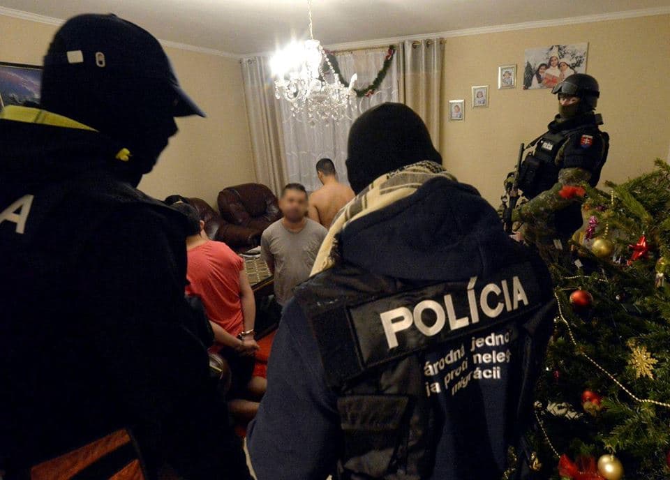 AKCIÓ: Hat személyt vettek őrizetbe emberkereskedelem gyanúja miatt (FOTÓK)