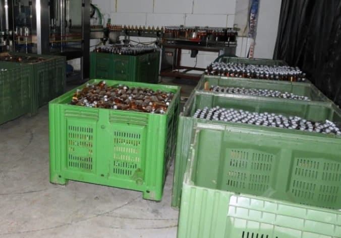 Illegális energiaital-gyárat találtak Somorján, ismert márkát hamisítottak (FOTÓK)