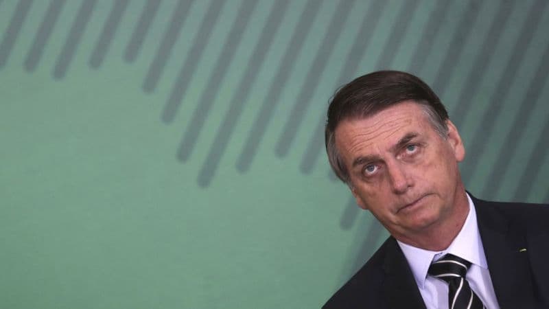 A brazil elnök "hisztériának" tartja a futballbajnokságok leállítását