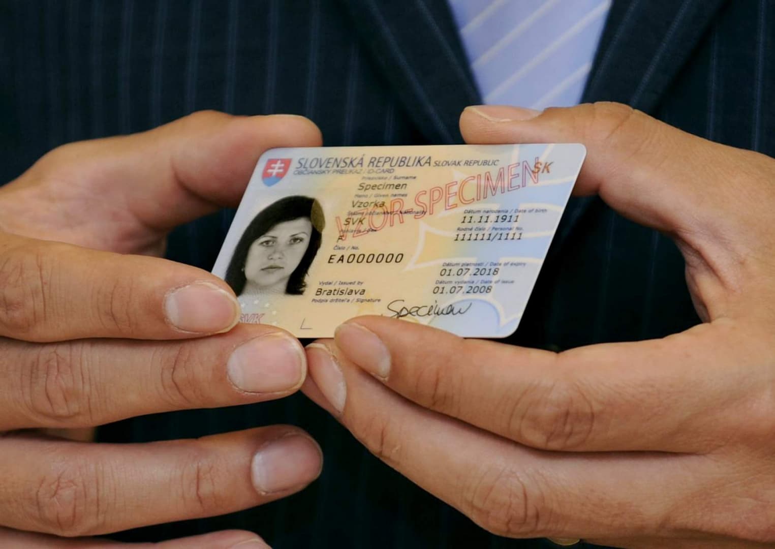 December elejétől lehet biometrikus személyi igazolványt kérvényezni