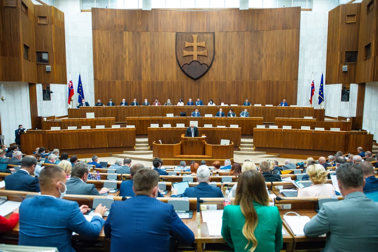 A megvétózott törvények csak szeptemberben kerülnek napirendre a parlamentben