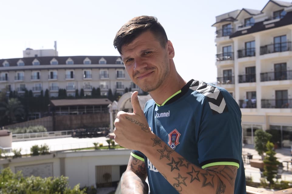 Holtan találták a 35 éves szlovák válogatott focistát, Juraj Halenárt!