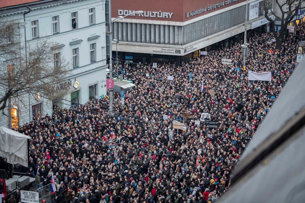 Soha nem volt még ekkora tüntetés Szlovákiában!