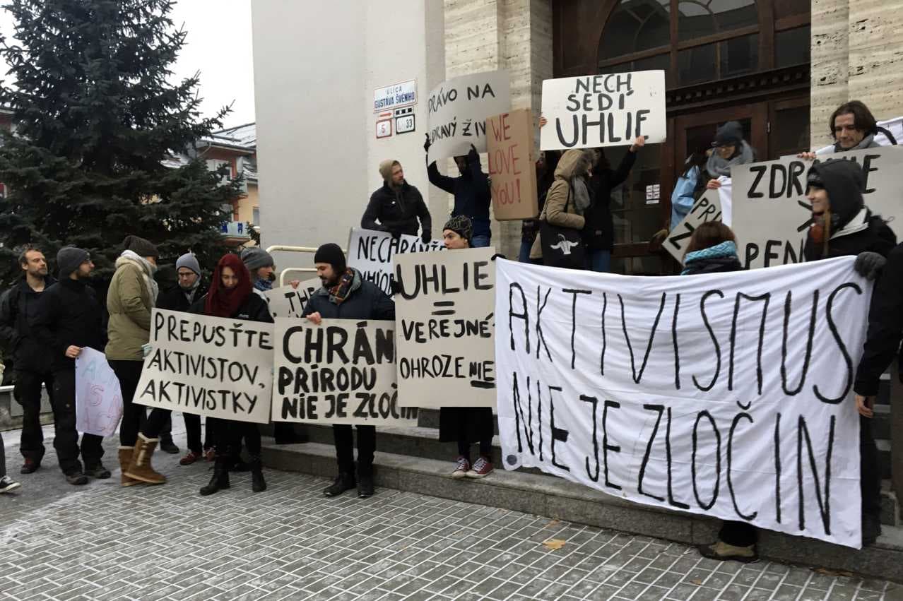 Első fokon bebörtönözték a szlovákiai Greenpeace tiltakozó aktivistáit!