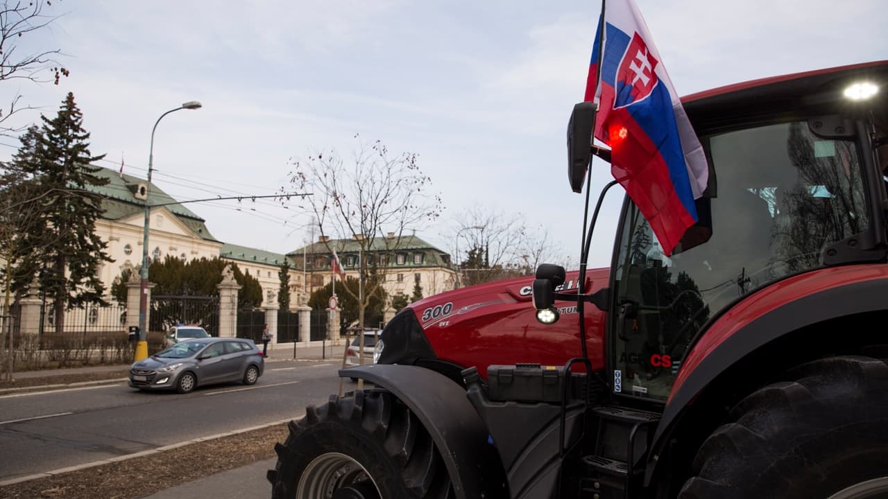Matečná az ellenzék politikai akciójának tekinti a traktoros tüntetést