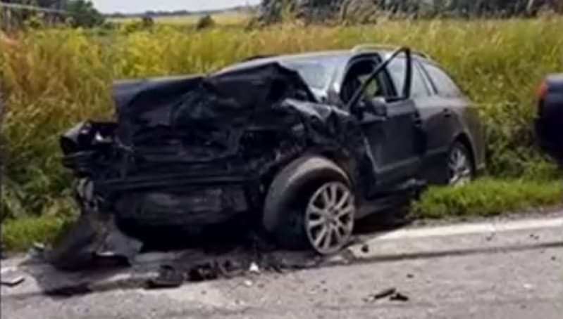 TRAGIKUS BALESET: Előzés közben ütközött frontálisan egy Audi egy Octaviával