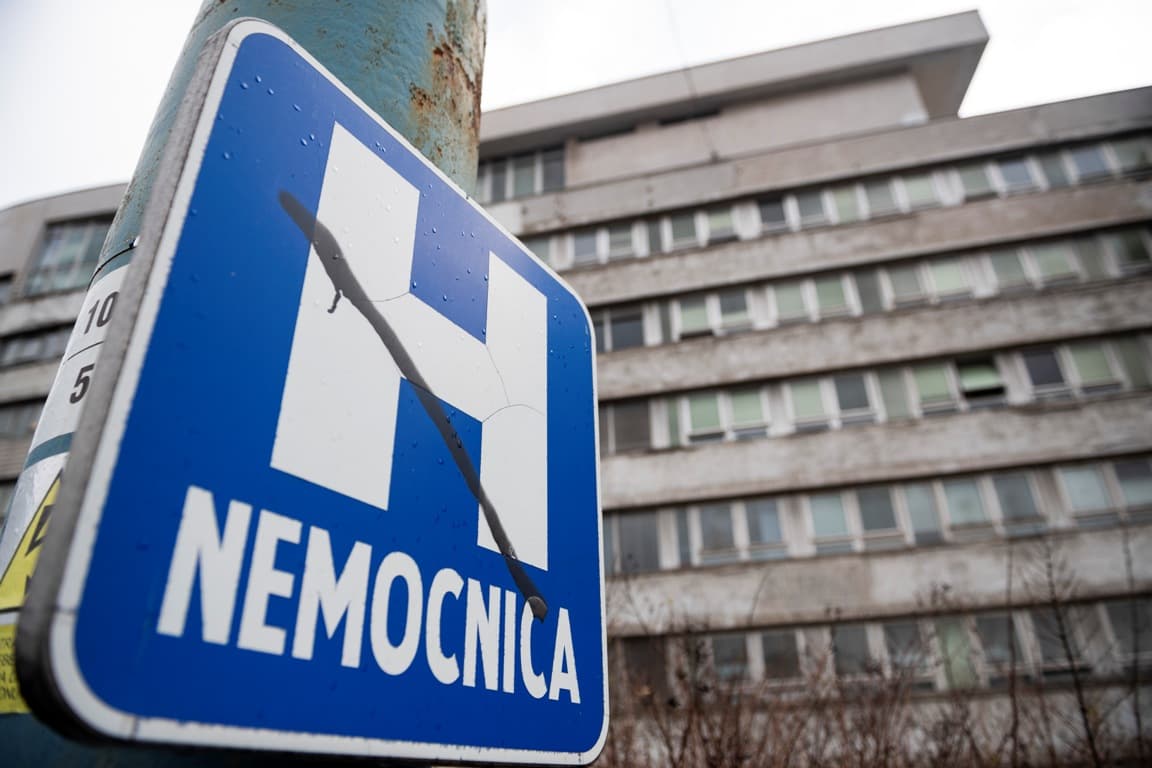 Koronavírusos beteg miatt zárták le a besztercebányai kórház tüdőosztályát
