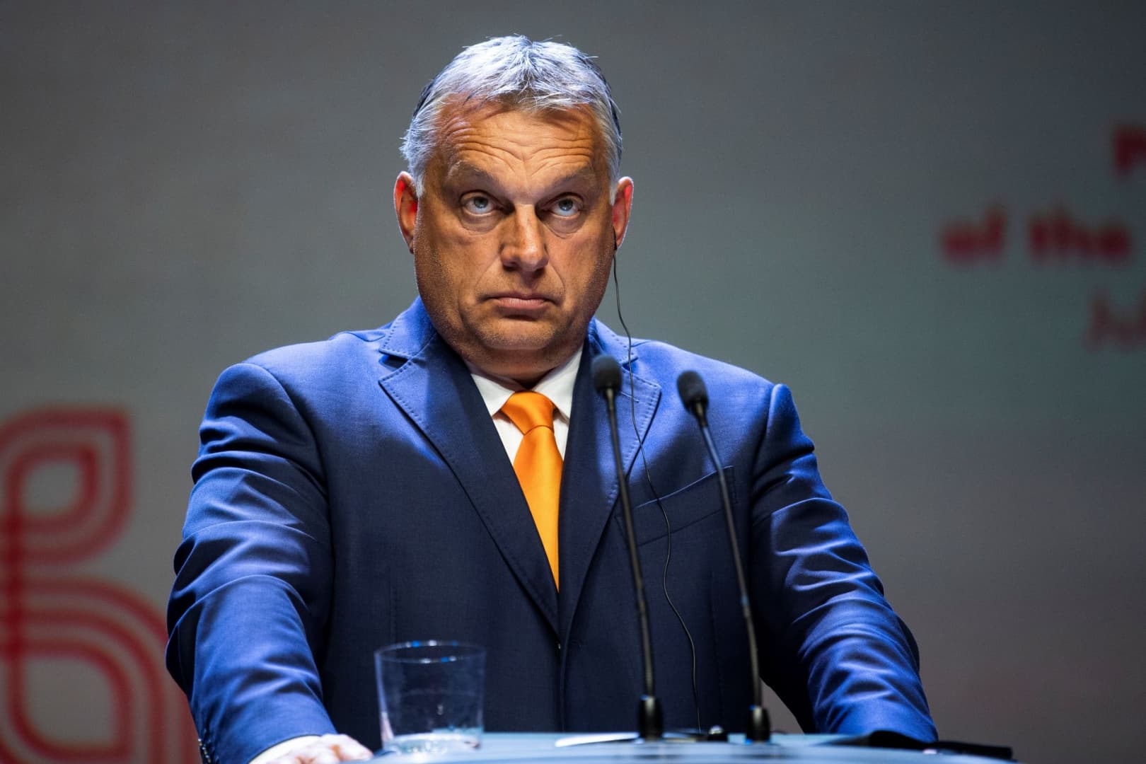 „Egy életszemlélet, egy észjárás és jellemző testtartás” – Orbán „visegrádi programot” hirdetett - szlovákul is!