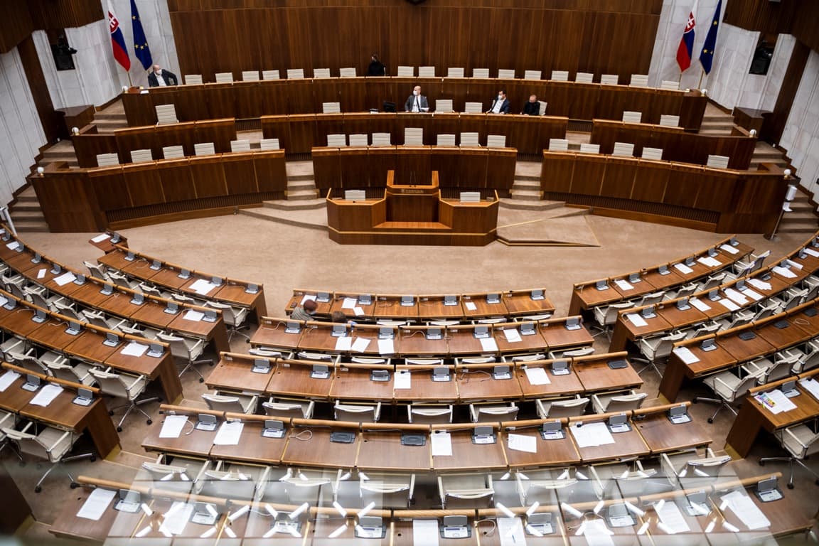 Šeliga kiutasította az ülésteremből az ĽSNS képviselőit