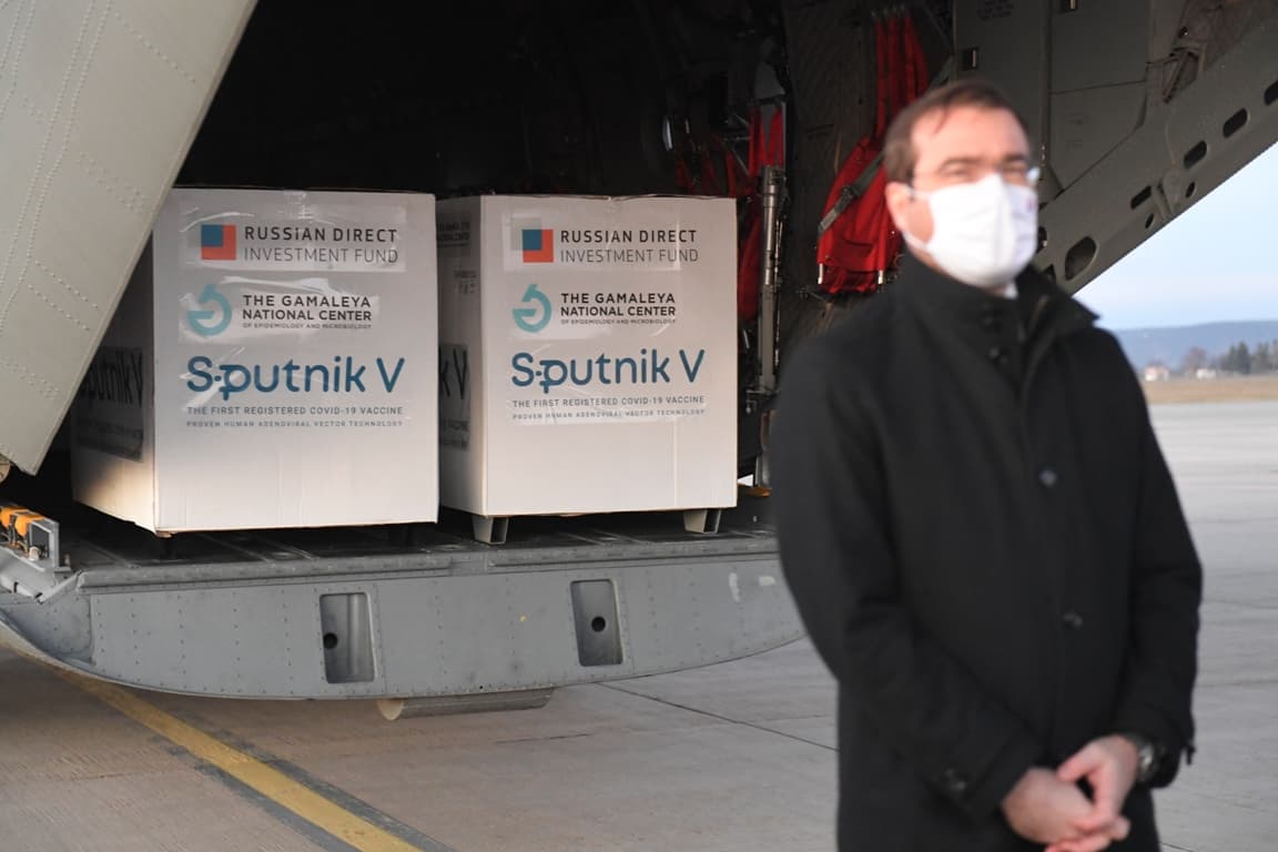 Az egészségügyi miniszter aláírta a Szputnyik V vakcina engedélyezését, a felelősség a kezelőorvosoké!
