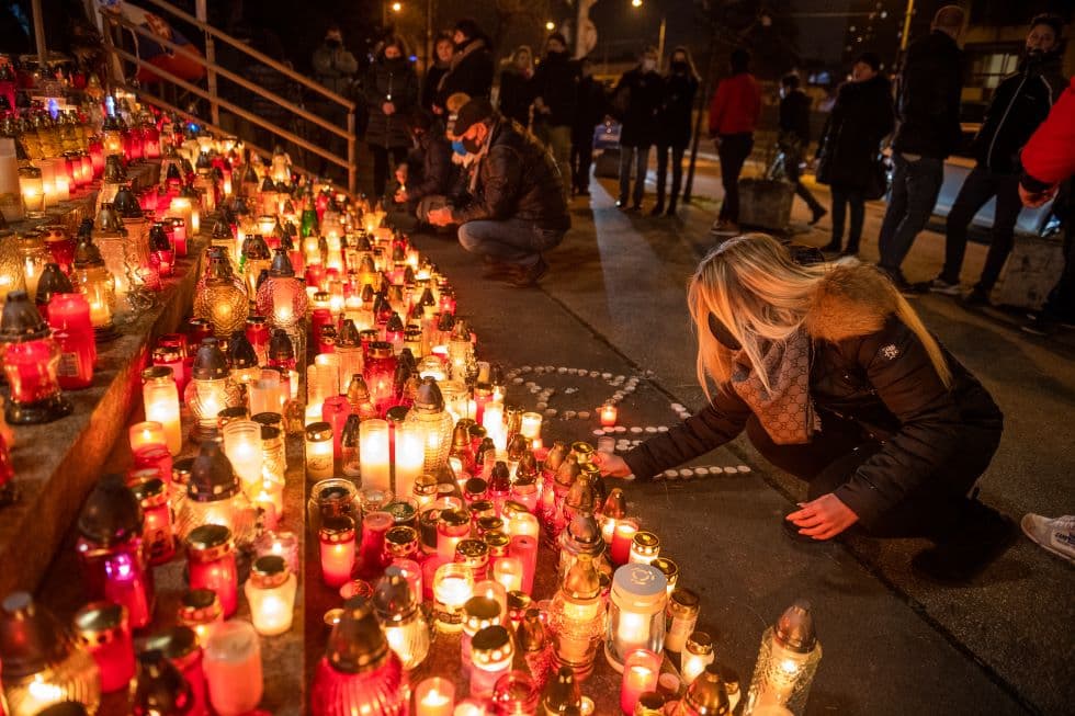 Lučanský temetése napján kikerül a gyászlobogó a belügyminisztérium épületére
