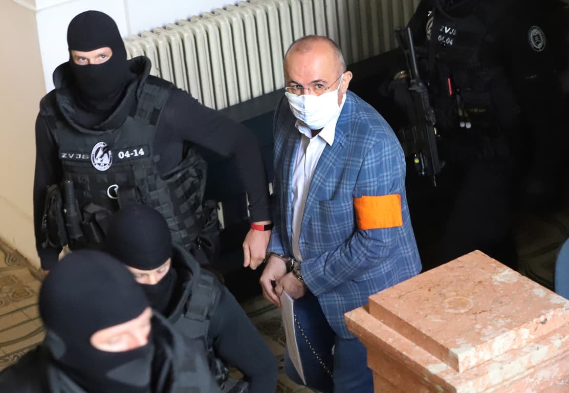 Szabadon engedték a korrupcióval és pénzmosással gyanúsított Kajetán Kičurát