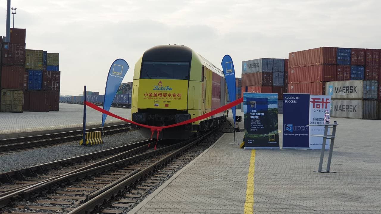 Babavízzel megpakolva útnak indult az első tehervonat Dunaszerdahelyről Kínába