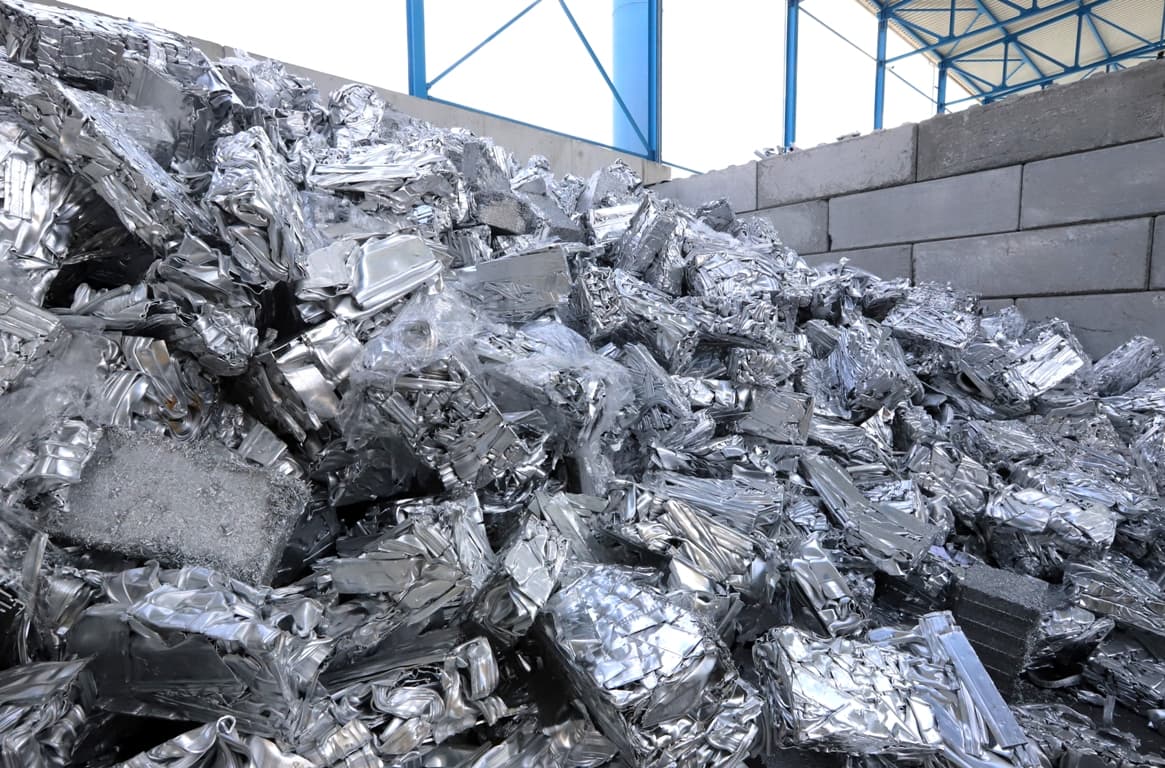 Augusztusban eldől, hogy lehúzza-e a rolót Szlovákia egyetlen alumíniumgyára, már csak a csodában bízhatnak