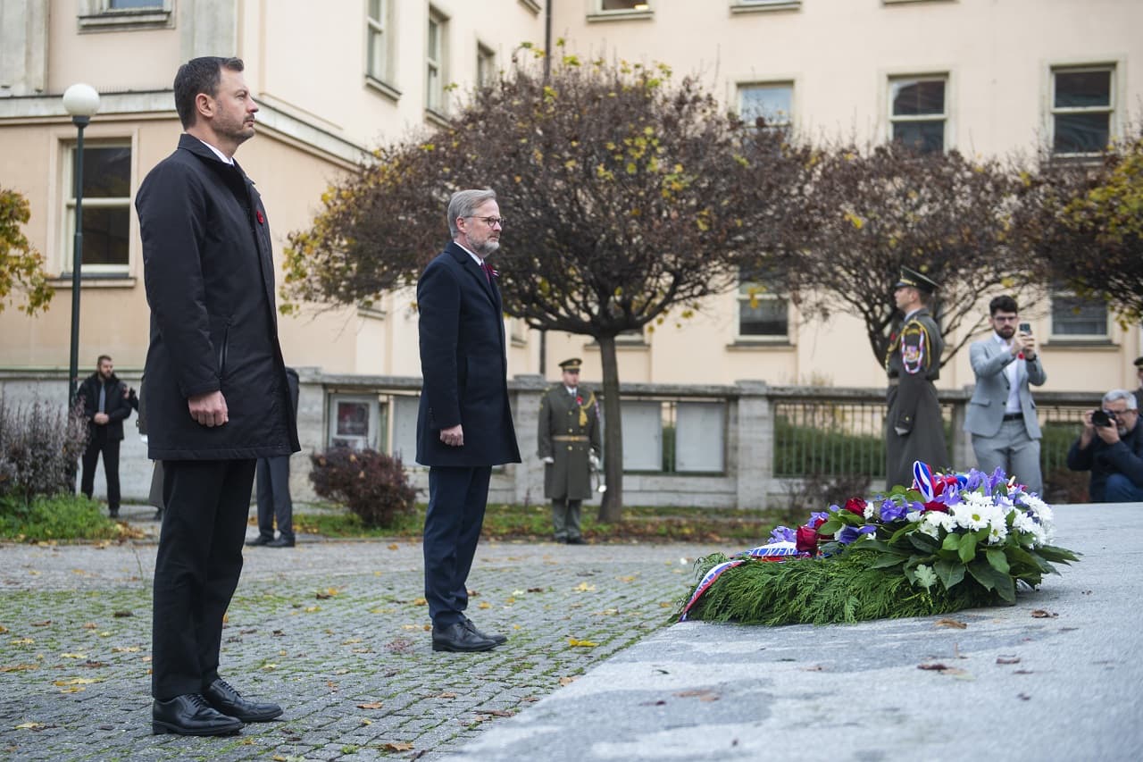 Heger és Fiala az elesett katonák előtt tisztelgett Prágában