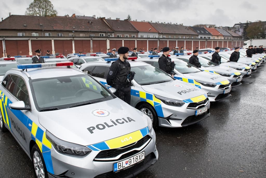 Átadták az új rendőrautókat – akár Dunaszerdahely környékén is találkozhatunk velük (FOTÓK)