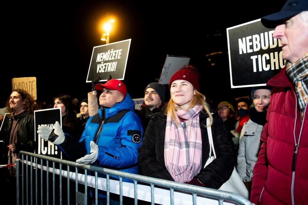 "Állítsuk meg őket!" - újabb tüntetéseket hirdetett meg a szlovák ellenzék Ficóék ellen
