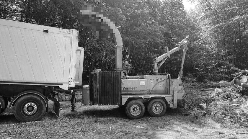Halálos munkabaleset: fafeldolgozó gépet kezelő 43 éves férfi vesztette életét