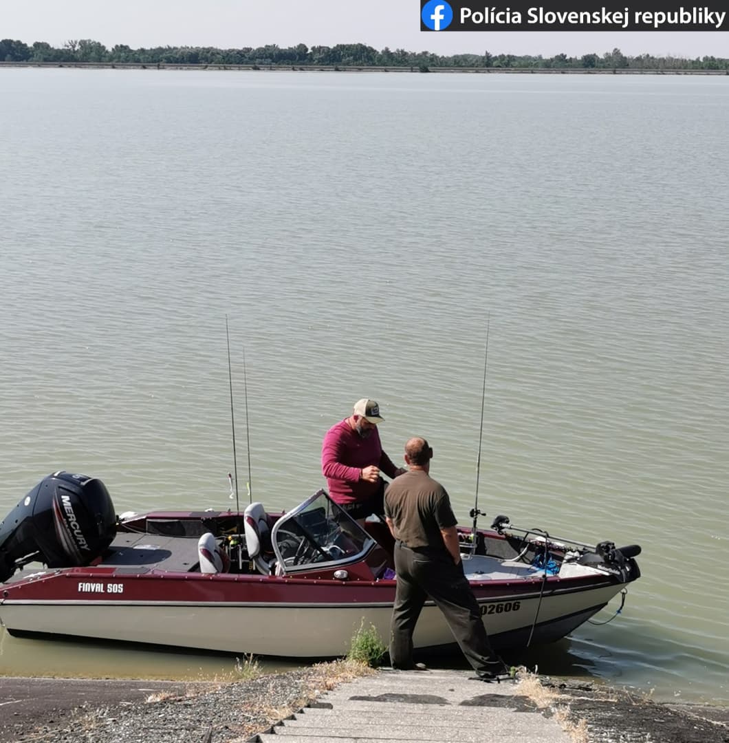 Nem csinált belőle nagy ügyet, hogy tilosban horgászik – orvhalászt fogtak a rendőrök Bősnél