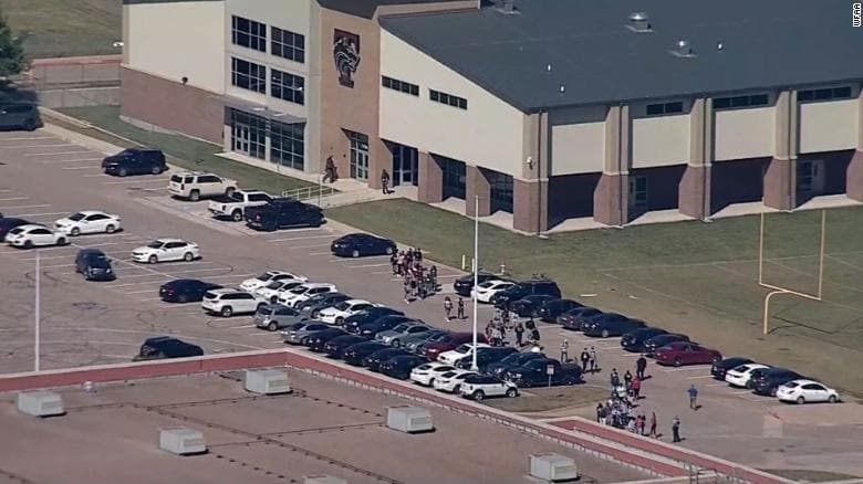 Tizennyolc éves fiatal lövöldözött egy texasi iskolában, többen megsérültek