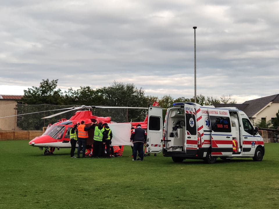 Komárom-DAC: Súlyos Sainey Njie sérülése, mentőhelikopterrel Érsekújvárba szállították
