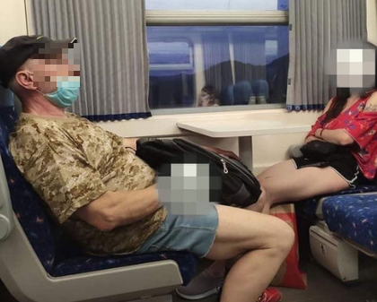 Lányok előtt maszturbált egy fickó a vonaton – állítólag nem először tett ilyet