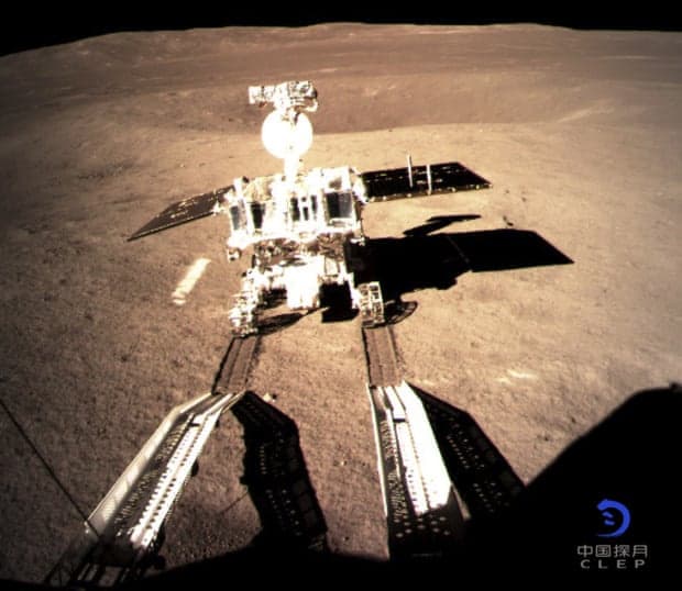 A Csang'o-4 holdjárója már 367 métert tett meg az égitest távoli oldalán
