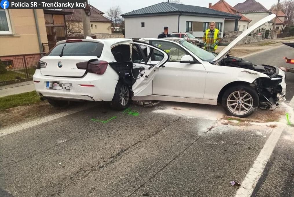 Tragikus baleset: Villanyoszlopnak csapódott a BMW, a 23 éves sofőr belehalt sérüléseibe