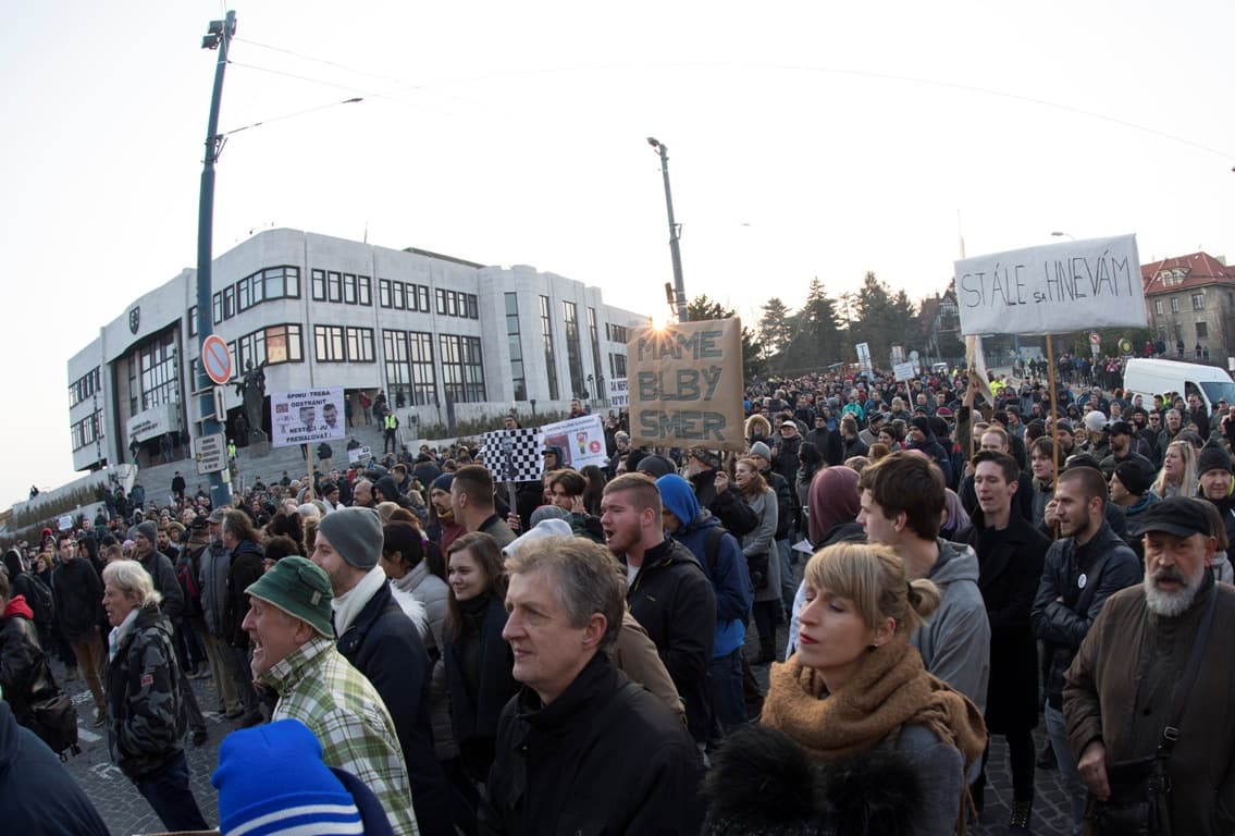 Tüntetnek a parlament előtt, Danko találkozni akar a szervezőkkel
