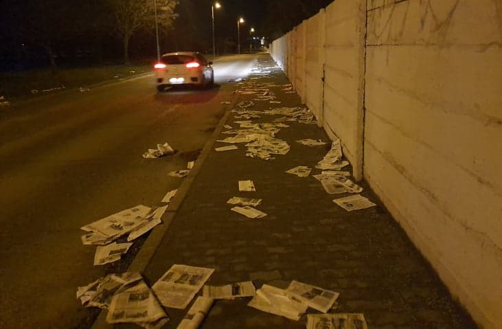 Egy rakomány falusi újság szóródott szét Dunaszerdahelyen