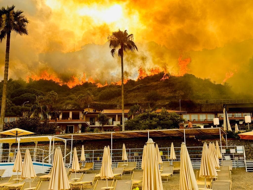 Tűzvészek pusztítanak Szardínia szigetén