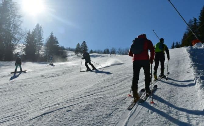 Aki síelni készül a szlovákiai hegyekbe, az jó figyeljen - több sícentrumban véget ért a téli szezon a meleg idő miatt